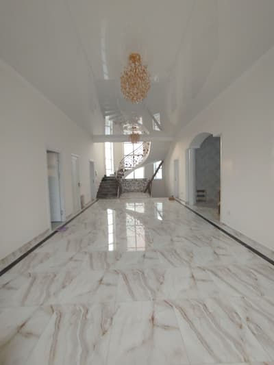 Аренда 6-комн. коммерция 400 м² — Тузель