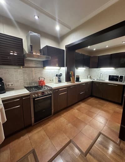 Аренда 3-комн. кв. 66 м² — улица Буюк Ипак Йули