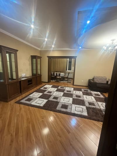 Аренда 3-комн. кв. 100 м² — улица Мирабад, 22