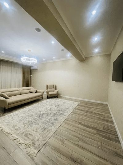 Аренда 4-комн. кв. 140 м²