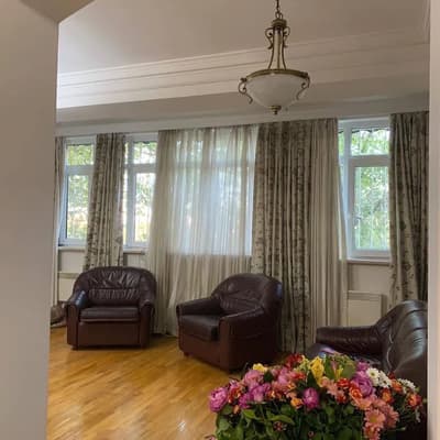 Аренда 6-комн. кв. 130 м²