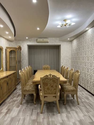 Аренда 6-комн. кв. 220 м²