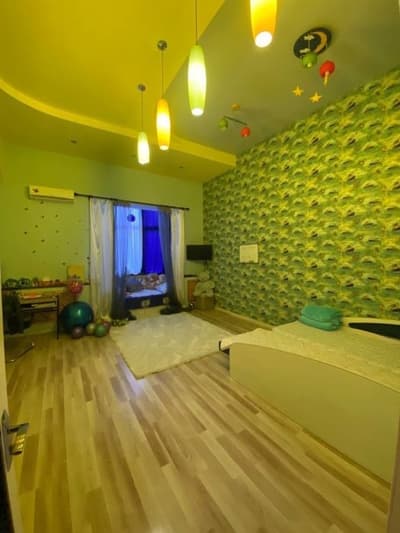 Аренда 3-комн. кв. 190 м²