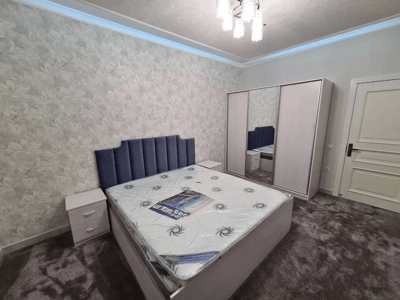 Аренда 6-комн. кв. 180 м²