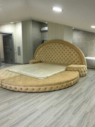 Аренда 4-комн. кв. 250 м²