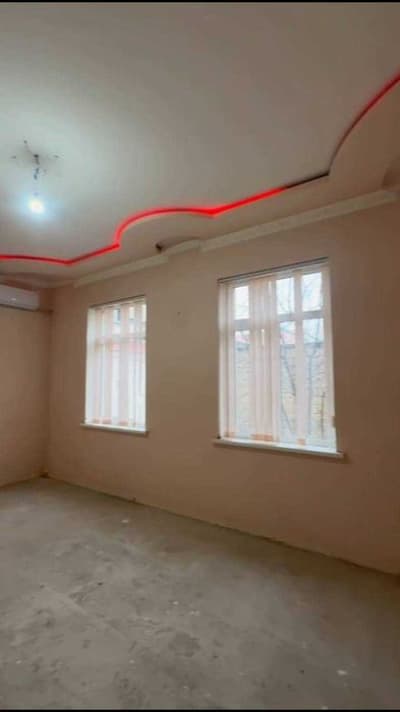 Срочно ховли сотилади Бектемир тумани Мажнунтол куча 5.7 соток 7 хона