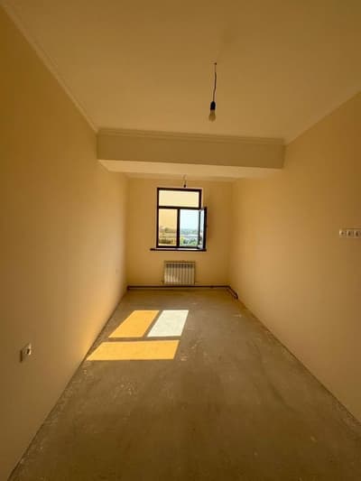 Яшнабад улица Иззат Новостройке продается квартира  3/7/8 75м2