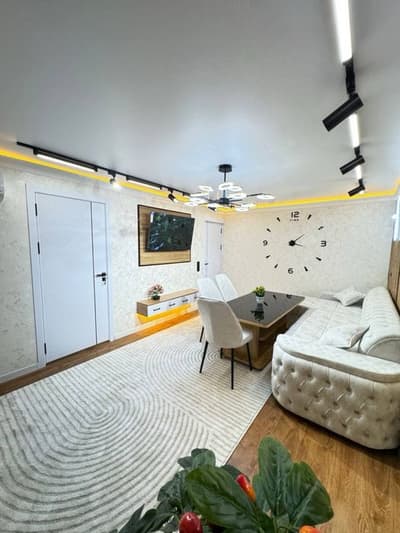 Чиланзар -1.  3в4 комнатная. Кирпич. С новым ремонтом