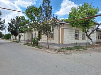 Обмен бор, Арзонга Эски шахарда Ховли сотилади, 3 хонали кв. Бартер бу