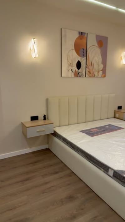 Продам 2х комнатную квартиру пепеделанную в 3х комнатную возле парка Я