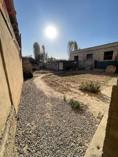 Uy sotiladi. Toshkent viloyati o'rta-chirchiq 
Arentir  Food cty 
(Kot