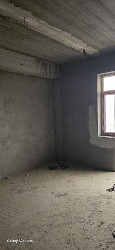 Kvartira sotiladi 81m3 kadastr hamma hujjati bor.