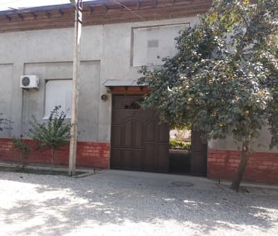 Uy sotiladi 15 xonali 8 sotik srochna