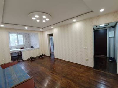 Квартира продаётся Чиланзар Актепа круг 2/4/5 балкон 2*6