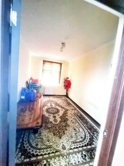 3 хоналик квартира 3 кават кирпичный дом, 7 микр, военгородок