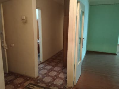 Uy sotiladi.   4 xonali 2 etaj