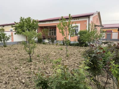 Коттедж сотилади 6 соток 4 хонали