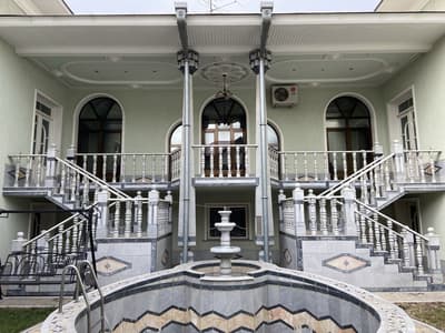 двор на продажу.