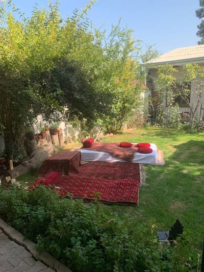 Салом чайхана , циалковского, мирзо улугбек . Речка во дворе !