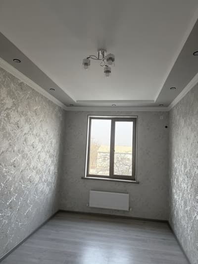 Фарғона ш Киуф университет рўпарасида янги 1 хонали уй сотилади