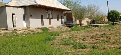 Uy Joy Sotiladi 3 xona uyi Oshxona Hammom Tualet bor