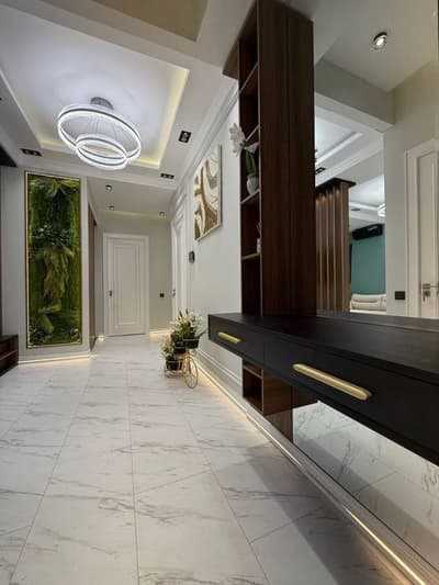 Продается 3 комнатная квартира. Мирзо Улугбекский район. Метро БИЙ