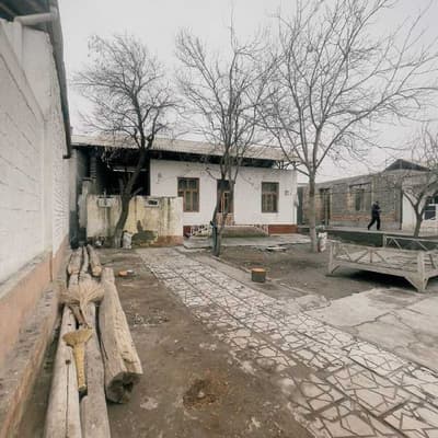 Ховлини ярими Сотилади Ойим қишлақ!!