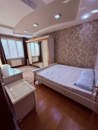 Продаётся квартира Госпитальный 3 комнатная 3 ЭТАЖ, напротив рынка