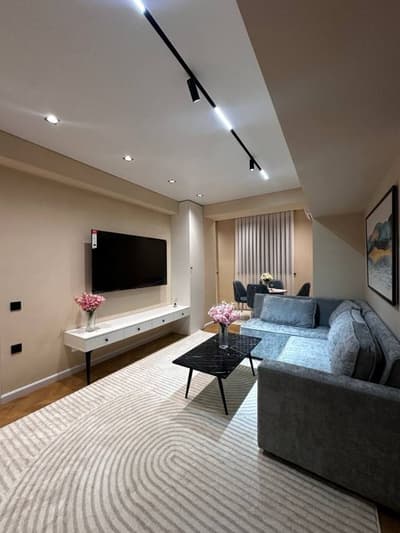 Ц-5 Продаётса 2/3/4 Метро минор 55кв срочна