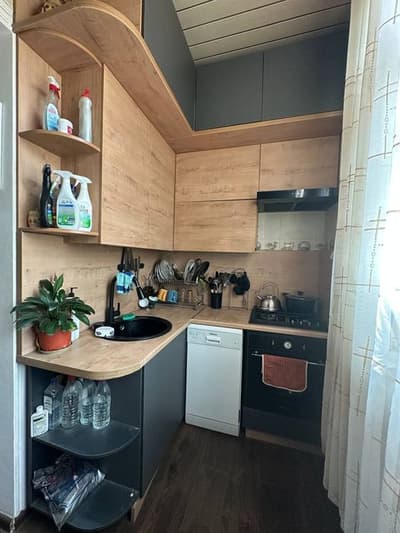 Высокопотолочка 3/3/4 продаётся квартира, Чиланзар 1 квартал