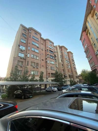 Новострйока м. Ойбек 4х комнатная 160 м2