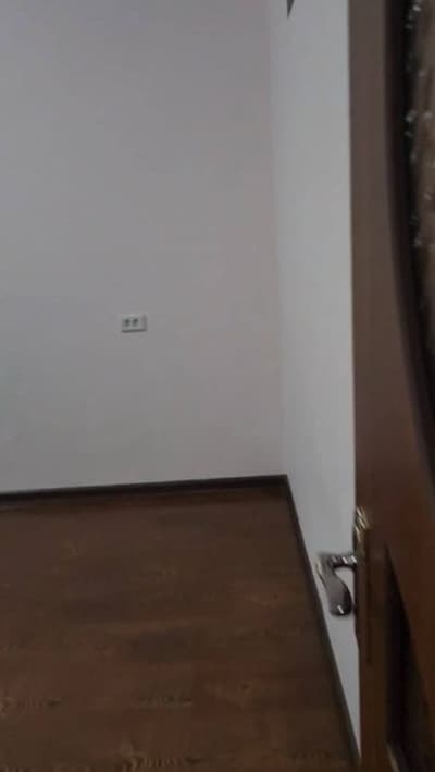 Без агенства Продается 2х комнат. квартира новостройка 2 этаж с лифтом