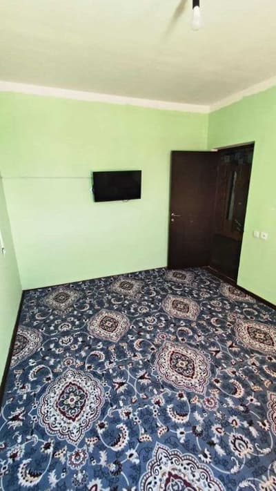 Naxtga 2 xonali uy sotiladi.