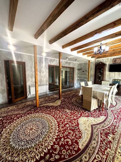 SOTILADI  katta hovli