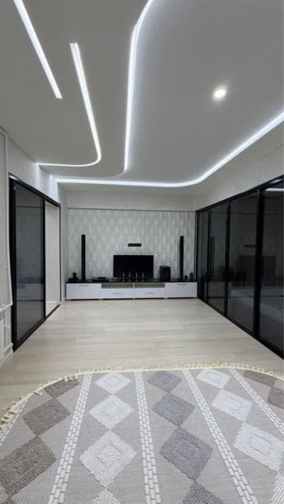 3 комнатная площадь 74м2. Ул. Кунаева, Мирабад Гостиница Россия