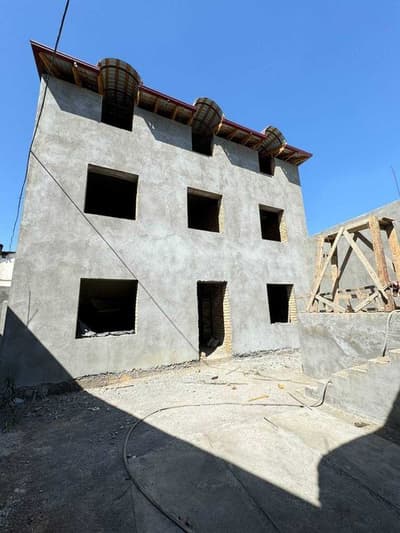 Южный ул.Янги Сергели дом-коробка 2,3-сотки 6-комн 3-уровня 300 м²