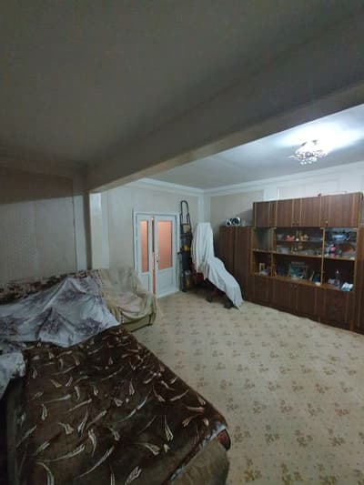 Продаётся 4 комнатная квартира..