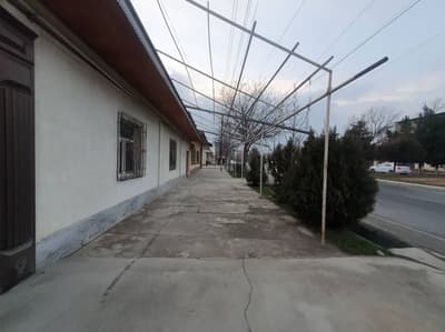 Травматология Юлнинг устида 6 сотихли ховли сотилади.