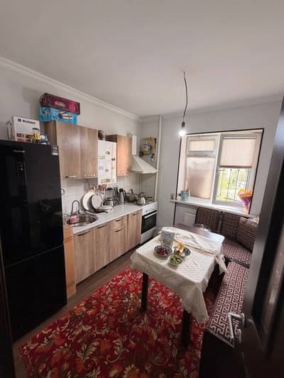 Сергели 5А . 2 хона 3 этаж уйимни жихозлари бн срочно сотаман