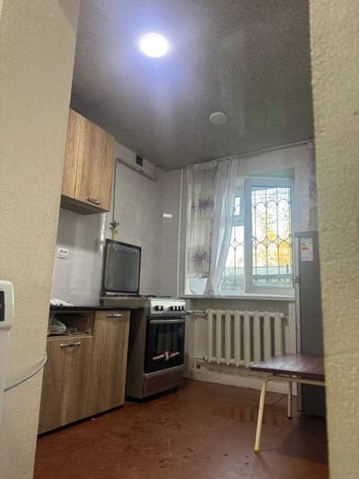 Продаю свою 1 комнатную квартиру Чиланзар 6 квартал КИРПИЧ без балкона