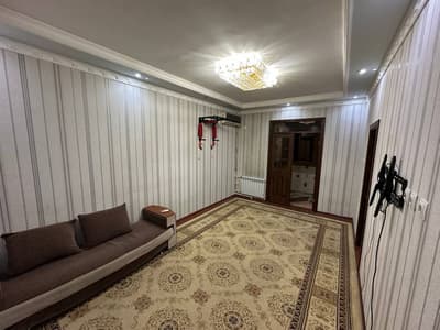 Чиланзар 16.  2в3комн. 3этаж. Балкон 1,5х6.  Парковка