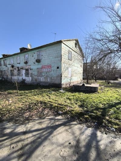 Продам 3 ком Сергели.Спутник-3 . Прямо у метро. Первый этаж. Раздельно