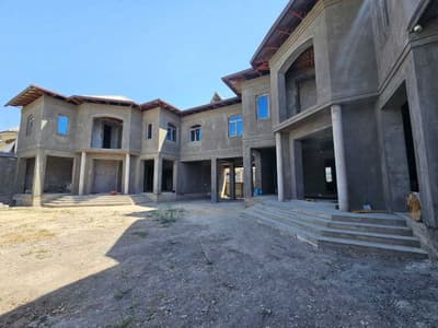 Сергели. Шокир Арык.3.5сотихда 8 хонали коробка холатида уй сотаман .