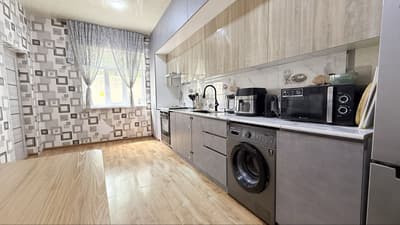 СРОЧНО, ИМЕЕТСЯ ТОРГ!! Продается двухэтажный дом около метро «Дустлик»