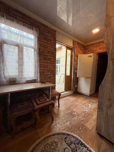 Участок 2 соток 3 ком.Яшнабад рн.Баку ул.(Орр м.Дустлик).Ц-65000у.е.