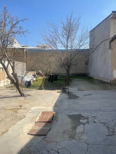 Продам дом под снос,жить можно первое время