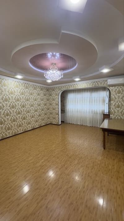 Sotiladi Sebzor 3/7/9 72m2 toza uy tarnov kafe orqasida