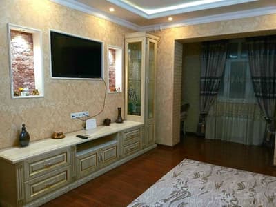 Срочно продаётся 1 ком квартира. Рисовый Мухтара Ашрафи 10й корпус