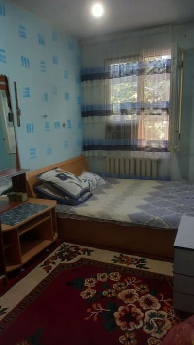 Продам чиланзар 6.  Двух комнатная.  Метро Мирзо Улугбек