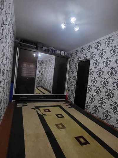 Uy Sotiladi. 3 Xonali